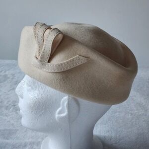 Vintage 1950s Cream Wool Felt Pillbox Hat Bow Detail Structured Wedding MCM
